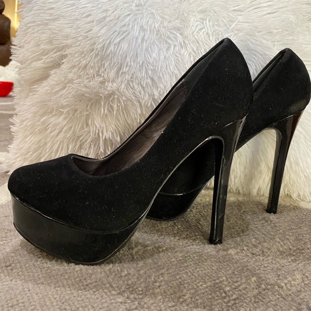 Black shade platform shoes